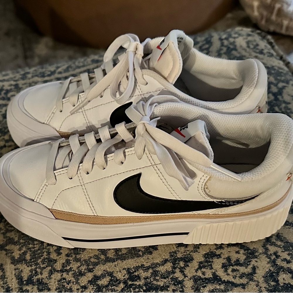 Nike Court platform